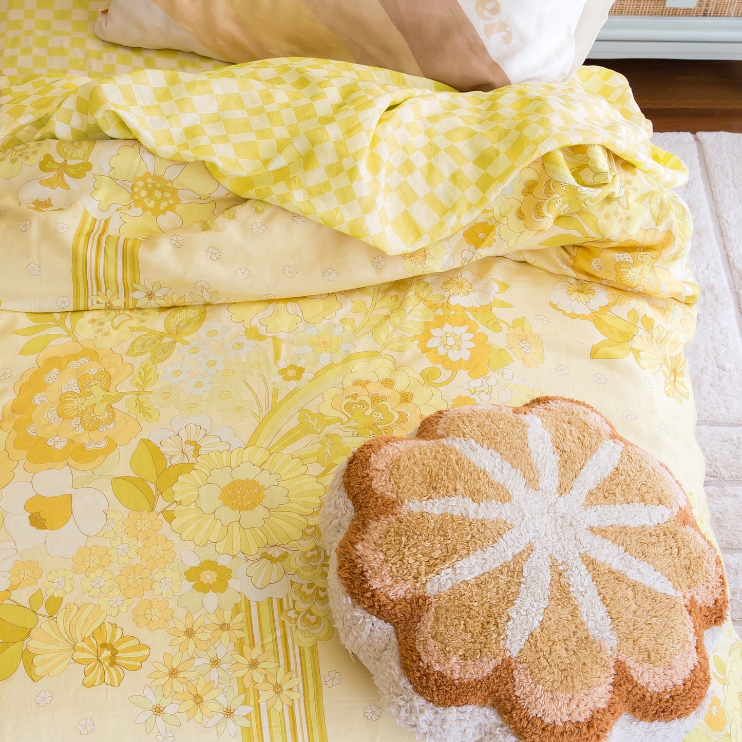 Summer Blooms Quilt and Pillowcase Set