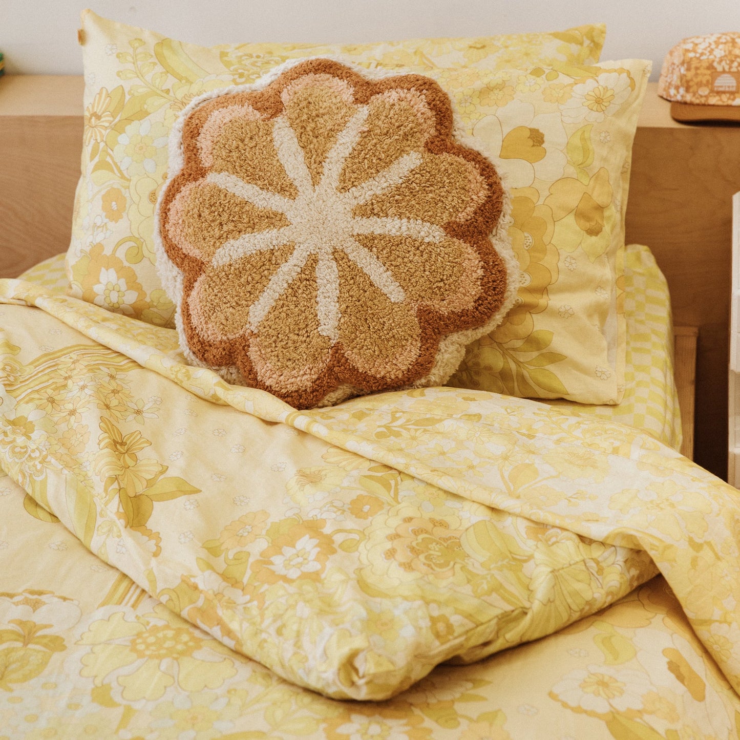 Summer Blooms Quilt and Pillowcase Set